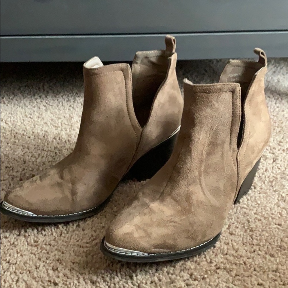 Taupe suede booties
